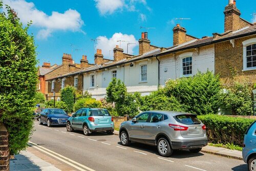 Гостиница Enchanting Hammersmith Home Close to Shepherds Bush by Underthedoormat в Лондоне