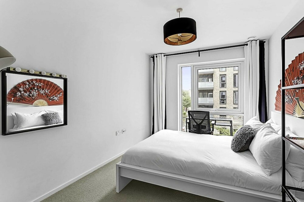 Фото Stylish Flat In Battersea Reach