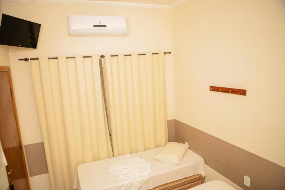 Фото Hotel e Pousada Santa Cruz