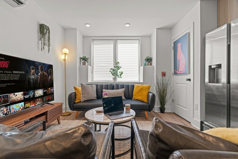 Фото Luxurious Modern Apt Near Art Museum