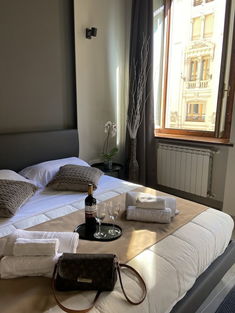 Фото Soha Piazza di Spagna Boutique