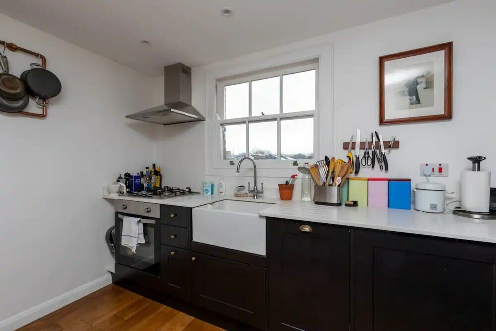 Фото Bright 1 Bedroom Apartment in Hackney Near Colombia Road