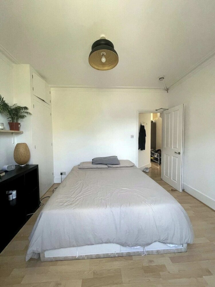 Фото Cosy & Radiant 2bd Flat - Walworth!