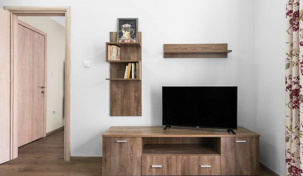 Фото 93 Nilie Hospitality Mgmt