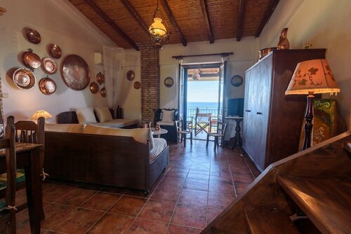 Гостиница Eros Home, Perfect Location, Panoramic Sea View