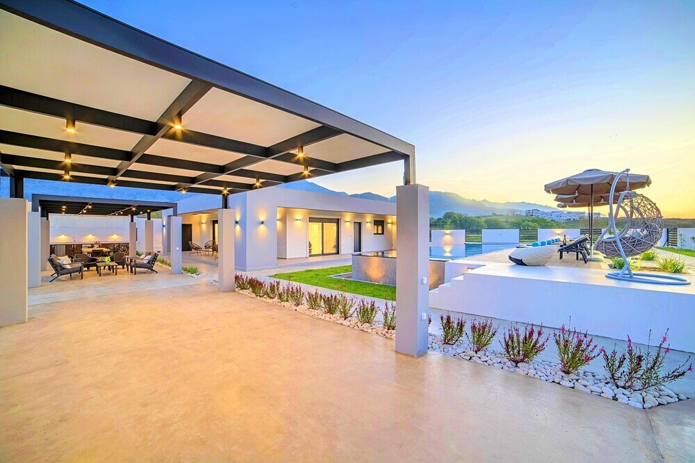 Фото Villa Solaris Heated Pool & Hot Tub