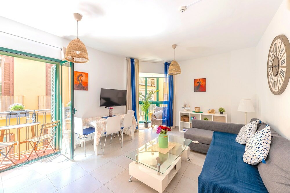 Фото Skysea Holidays City Center Suites