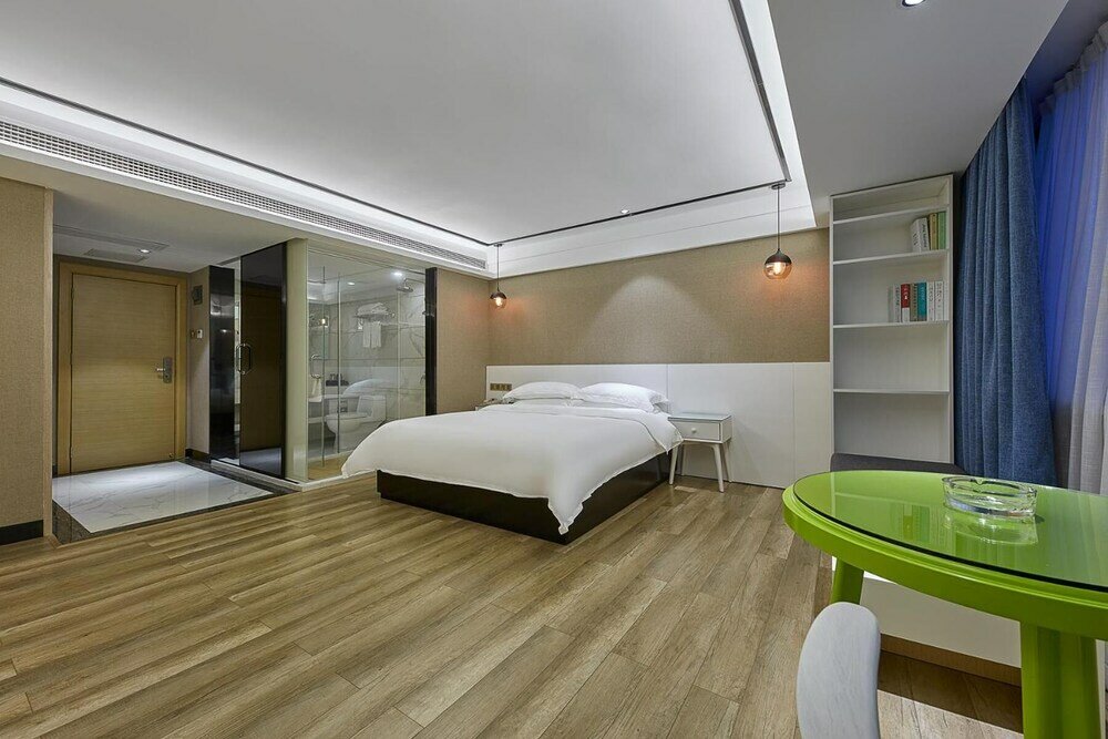 Фото Kaiserdom Hotel