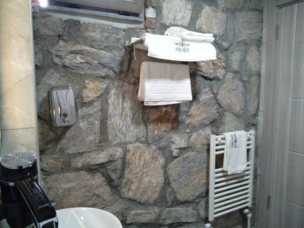 Фото Hotel Rezve