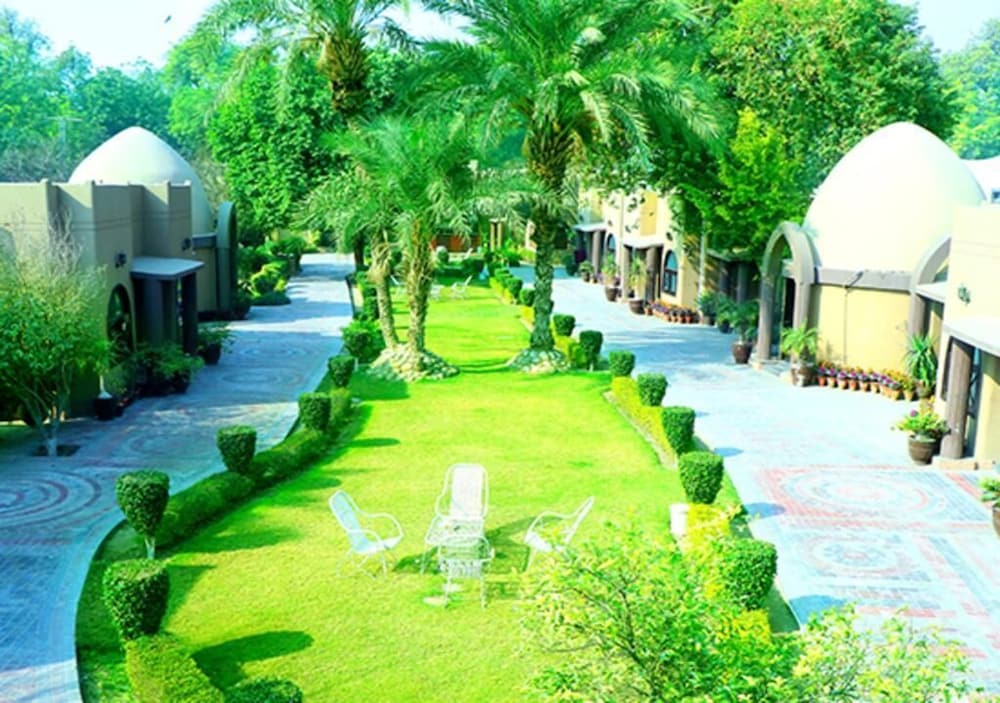 Фото La-Taska Motel