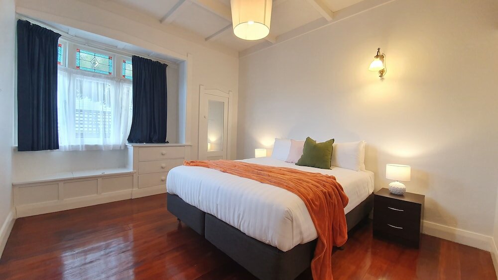 Фото Bright and Modern Oasis in Kingsland