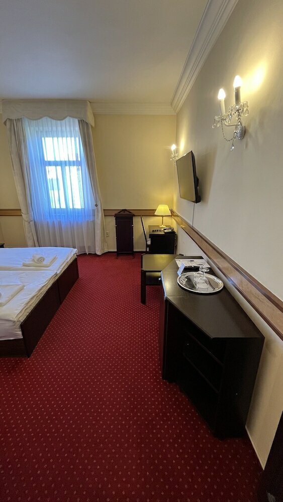 Фото Fleur De Lis Hotel