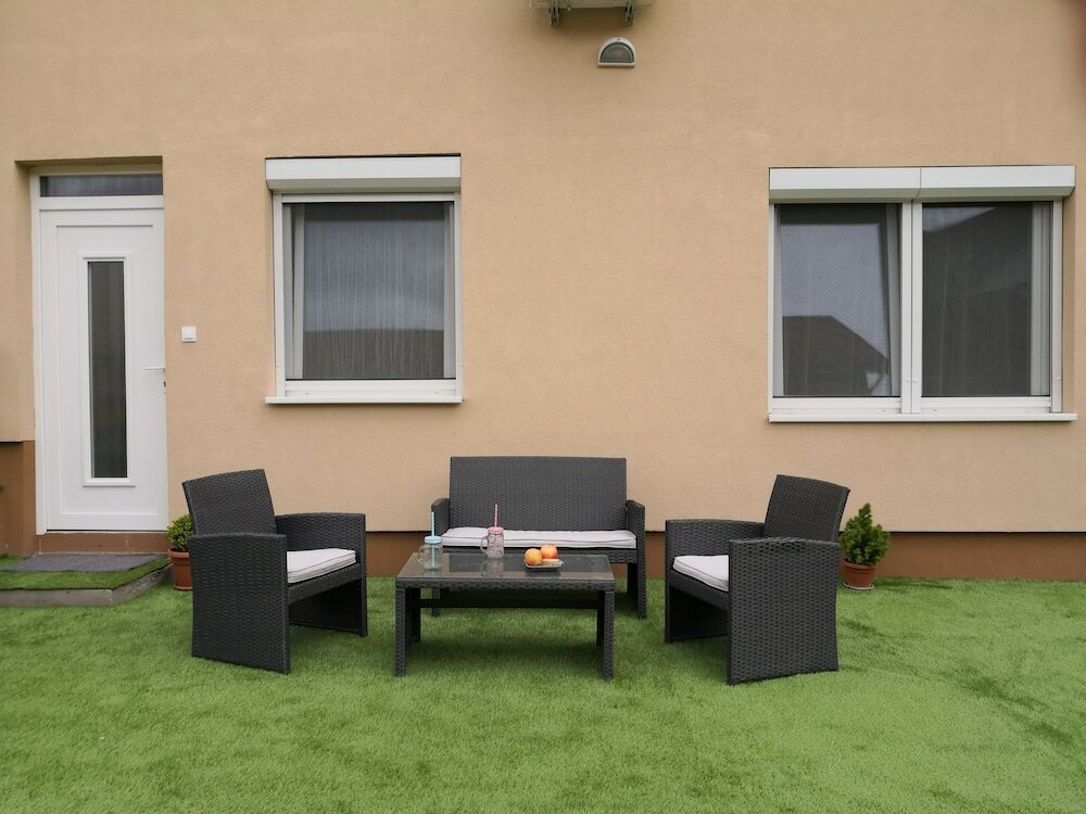 Фото Green Garden Plus Apartman