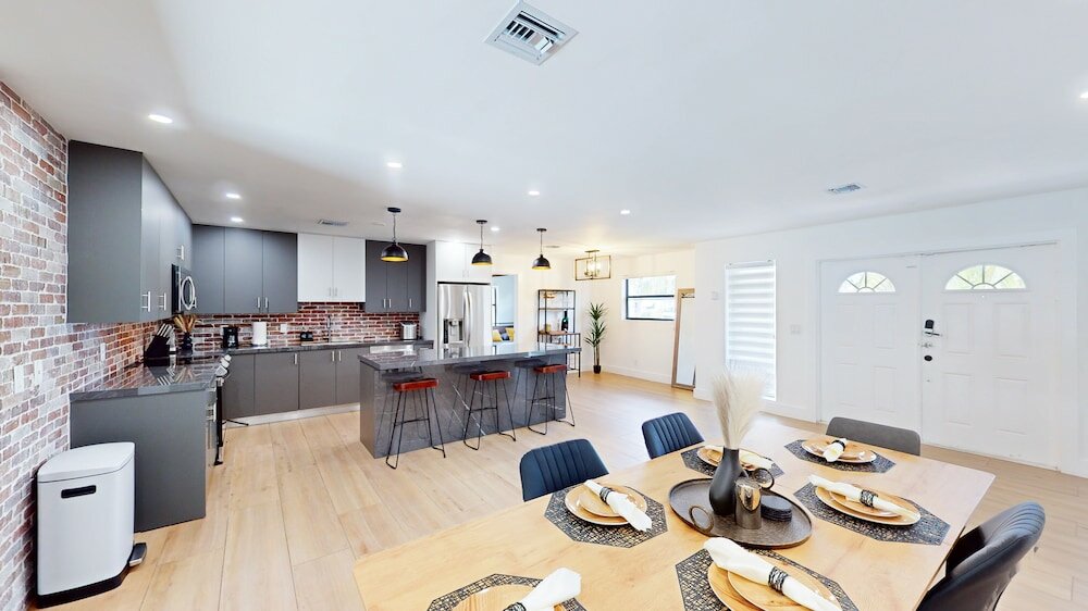 Фото Villa Camila 5br Luxury Home with Pool