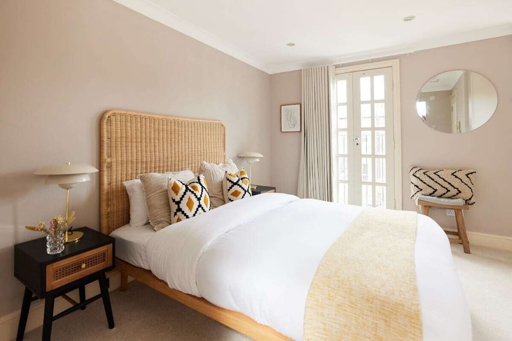 Фото The Chelsea Crib - Prestigious 3bdr House With Garden