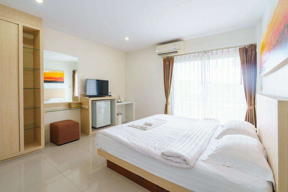 Фото Modern Place Patong Beach