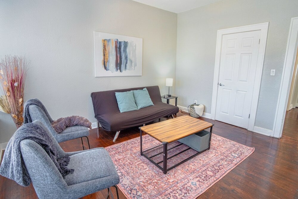 Фото Trendy 3 Br Prime Apt Near Downtown