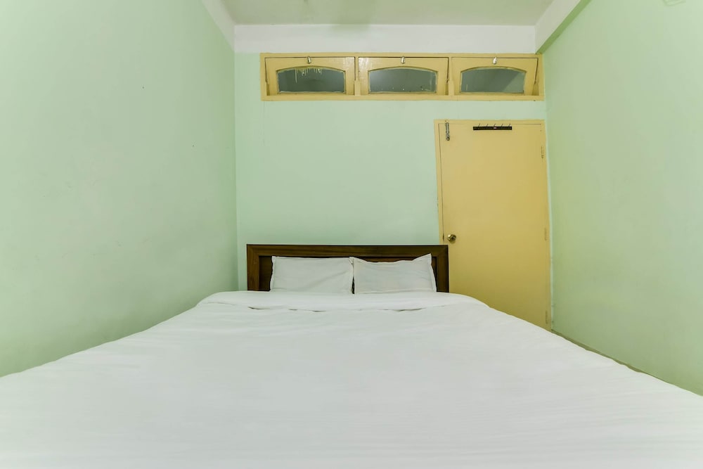 Фото Spot On 62000 Hotel The Raj Palace