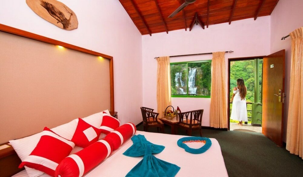 Фото Ramboda Falls Hotel