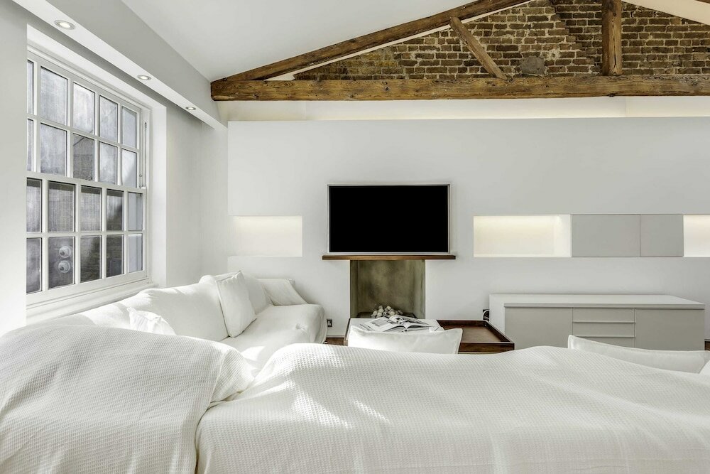 Фото Luxury Loft-style Mews House