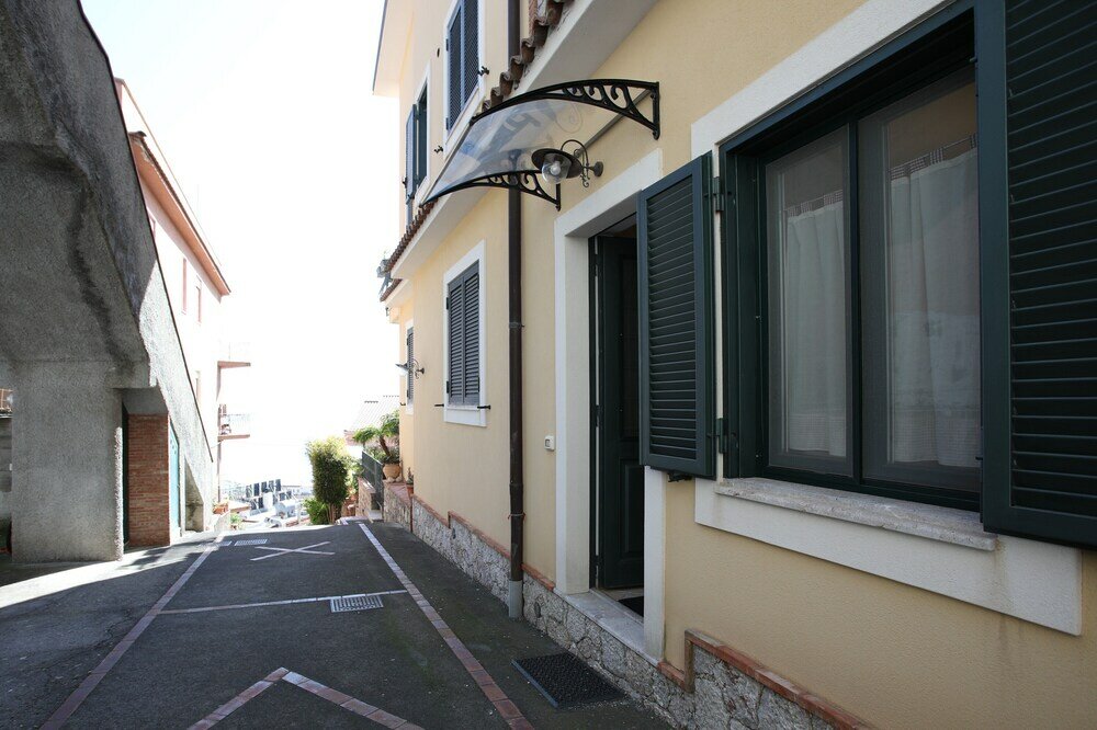 Фото Calipso Seaview Flat with Private Parking