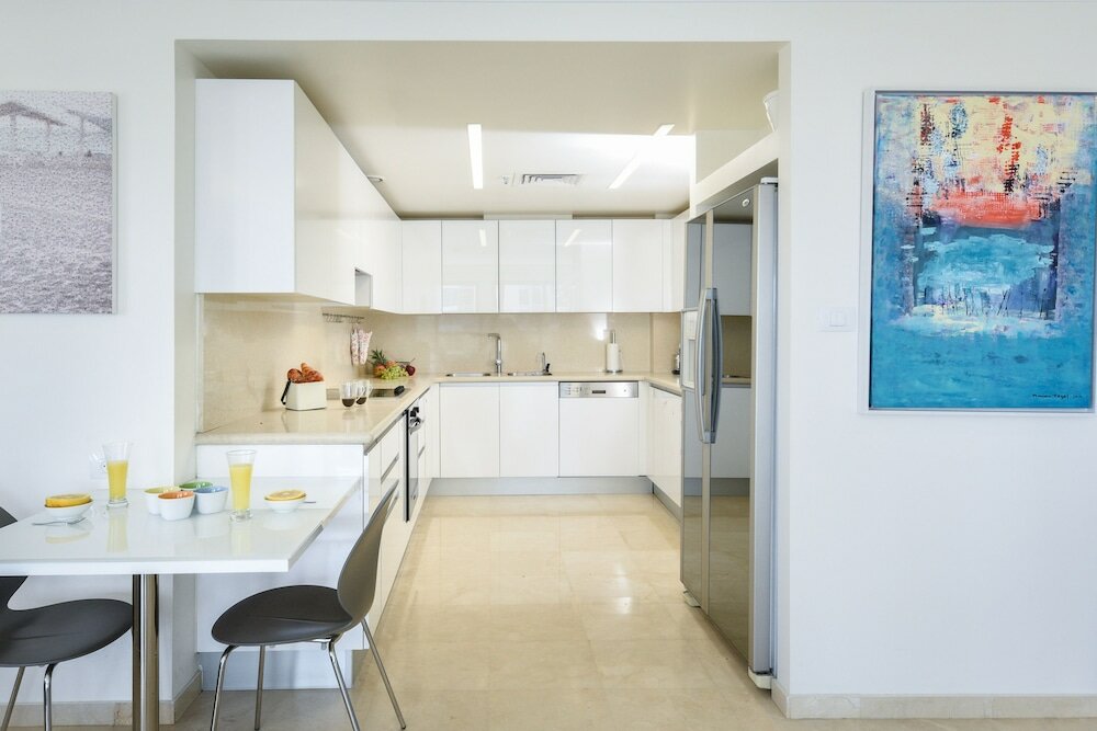 Фото Deluxe 2 Bedroom Apartment in Herzylia