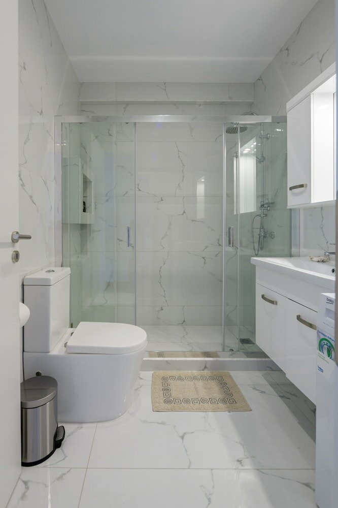 Фото Lush Emerald apt in the heart of Athens