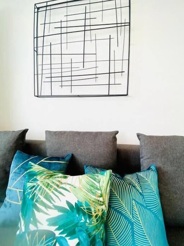 Фото Spac. Flat -Kirchberg w Parking&Terrace