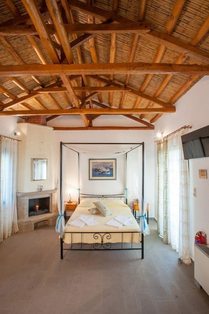 Фото Lithoessa Luxury Apartments