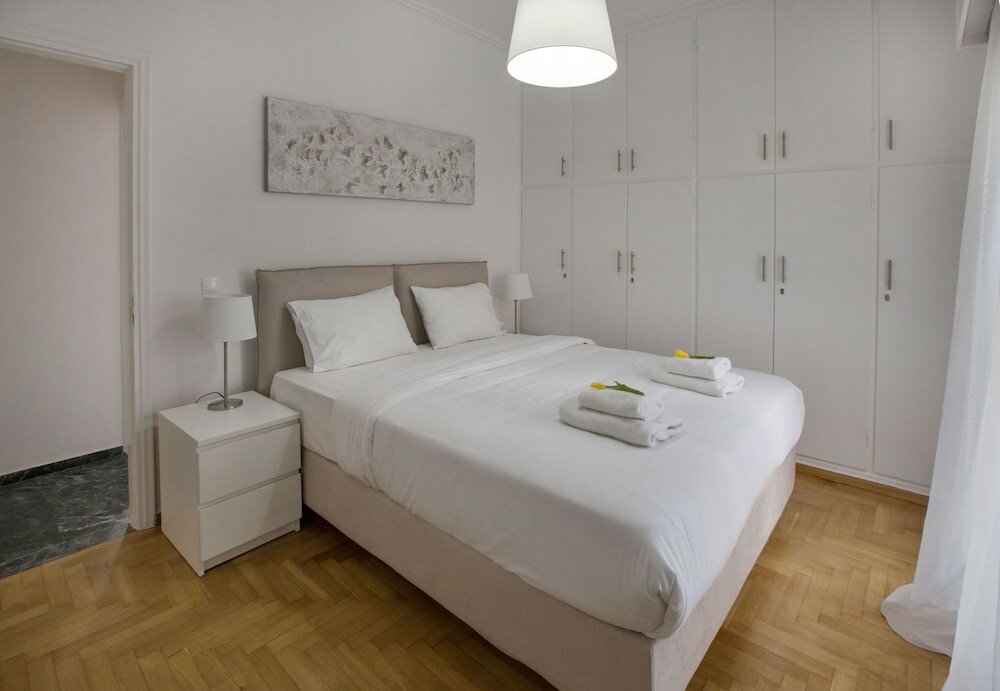 Фото Roomy & Comfortable Apt Near Acropolis by Ghh