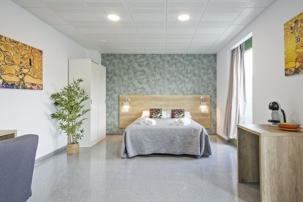 Фото Les Begues Apartments