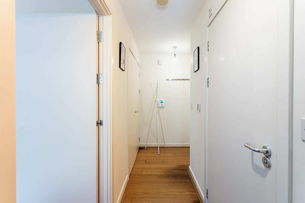 Фото Modern 1 Bedroom Apartment in West London