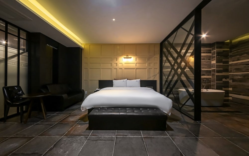 Фото Yeosu K-boutique Hotel