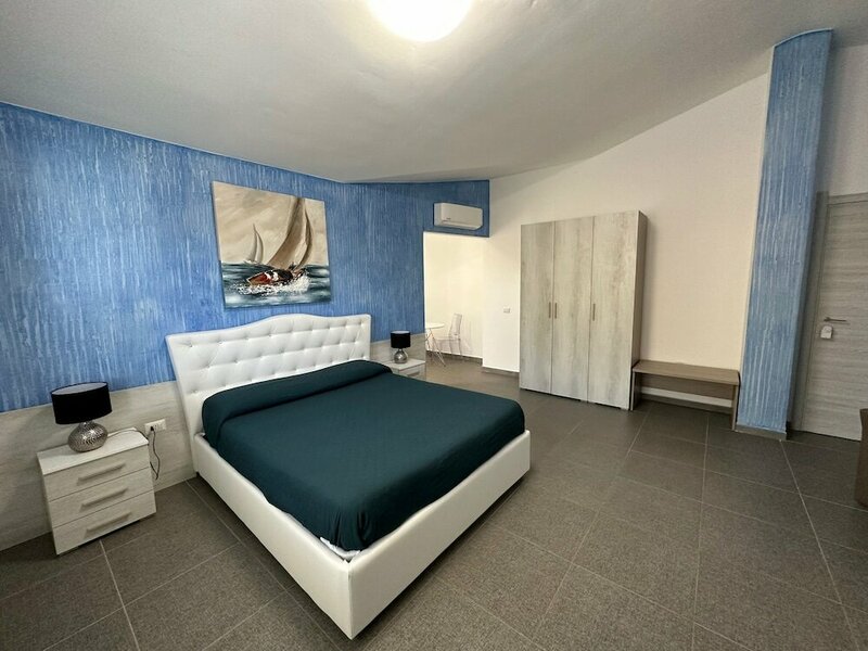 Гостиница Lxr B&b в Карлофорте
