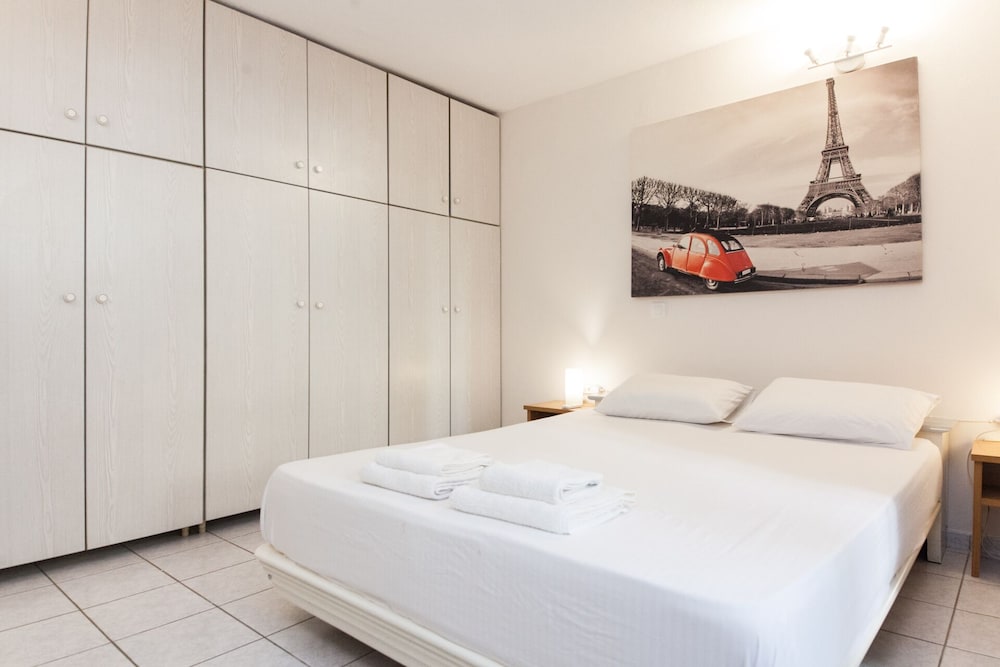 Фото Kallithea Charming New 1br Apartment