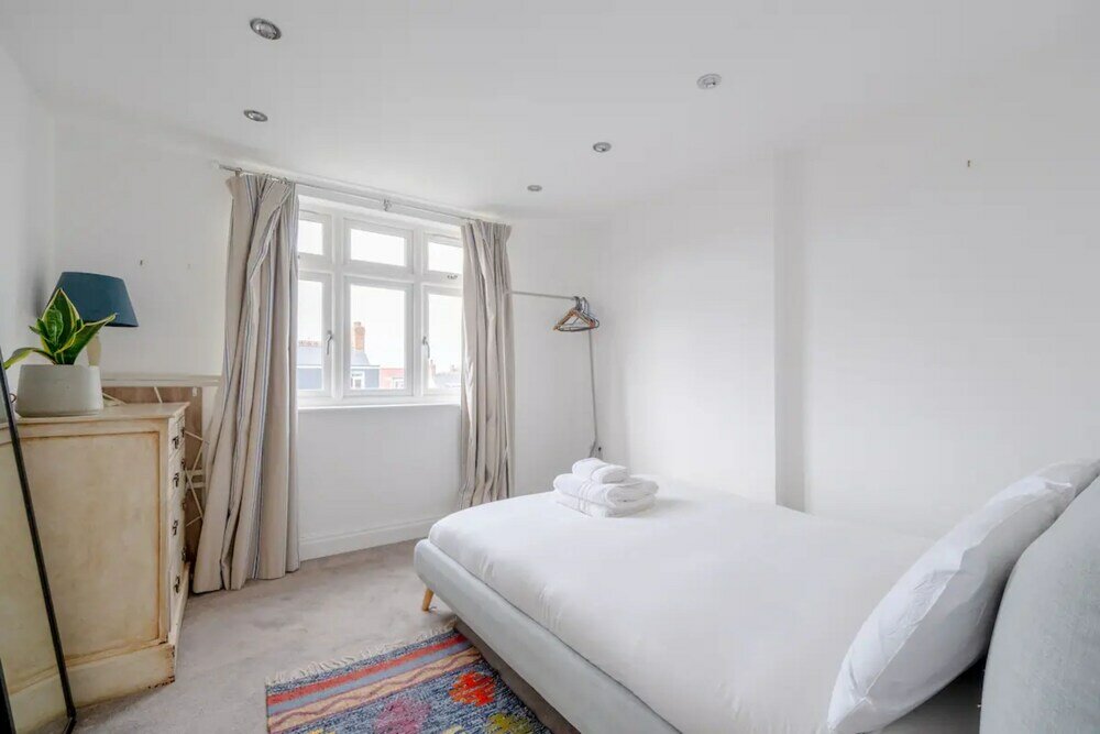 Фото Charming 4bd House With Private Garden - Tooting