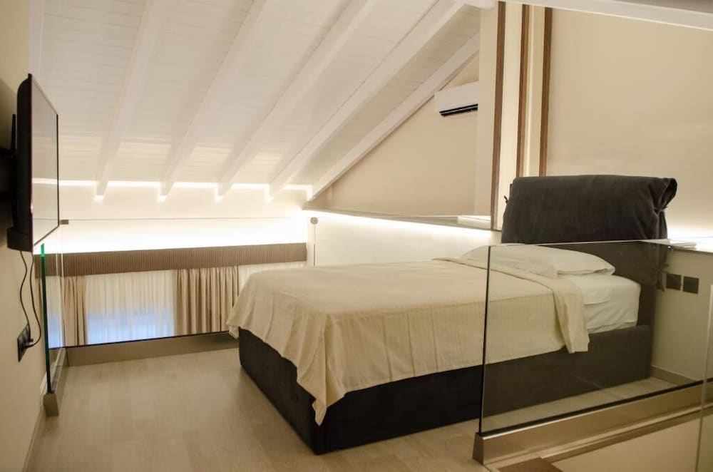 Фото Leone Suites