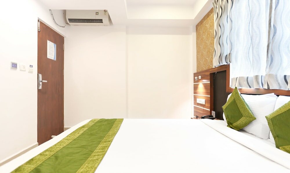 Фото Itsy by Treebo - Elmas Golden Key