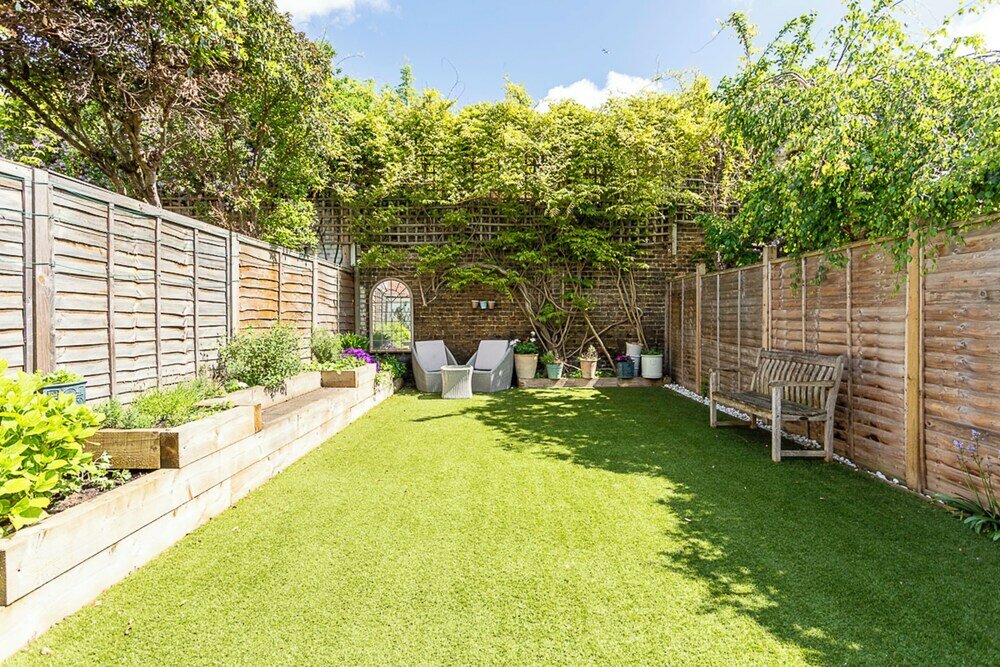 Фото Charming Georgian Country-style Cottage