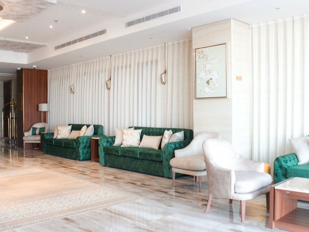 Фото Level Nine Hotel