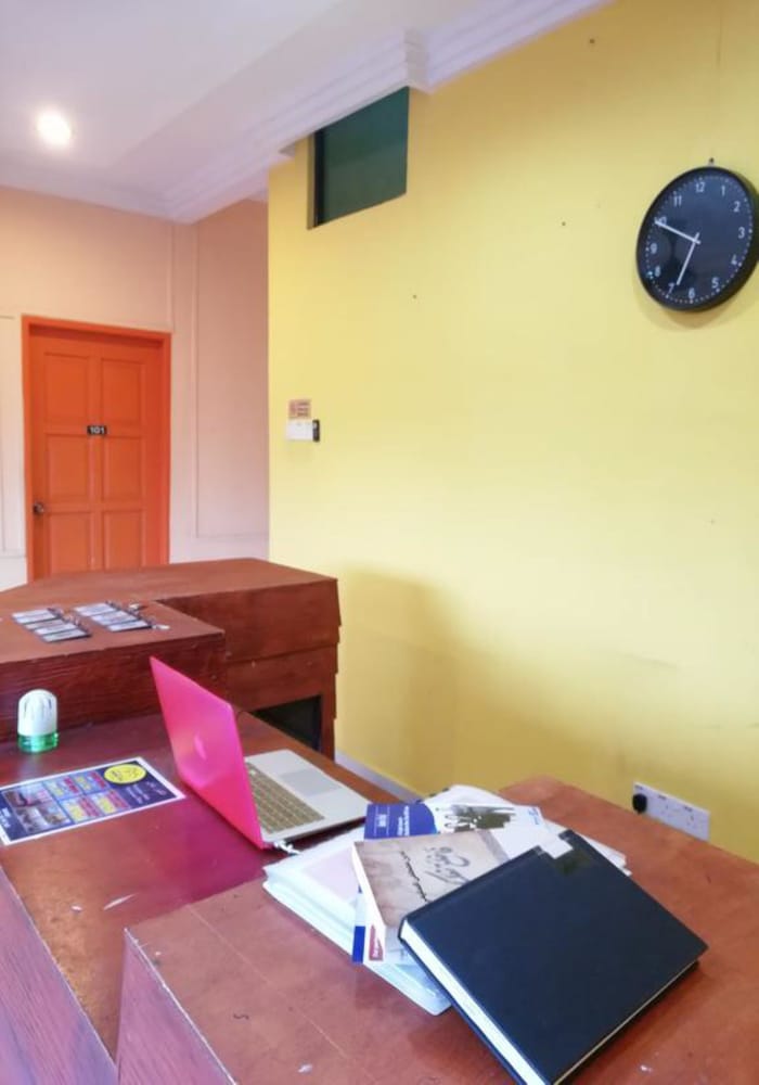 Фото Hotel by Lawang Suites