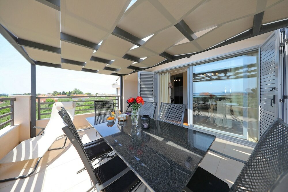 Фото Villa Olive Garden Apartments