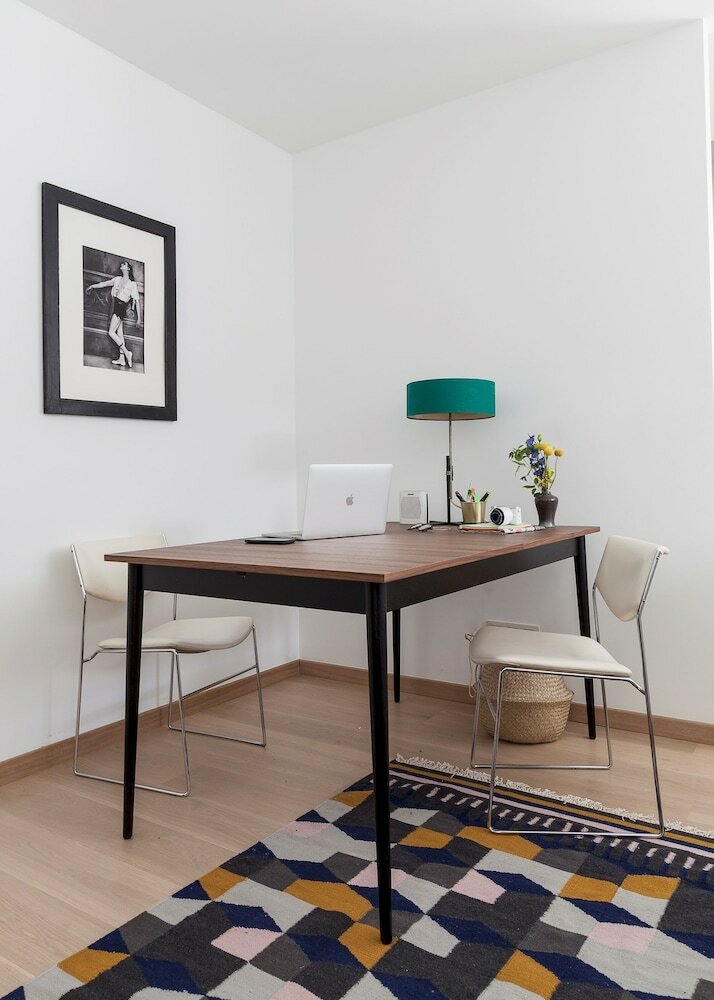 Фото Unit 5 - Trendy Smart Home Triplex Private Garden & Parking