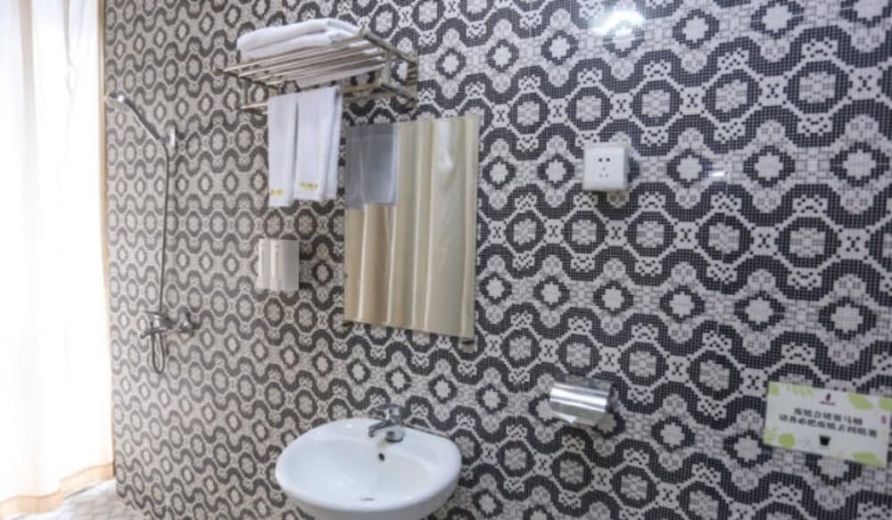 Фото Bai Yi Hotel Canton Fair Branch