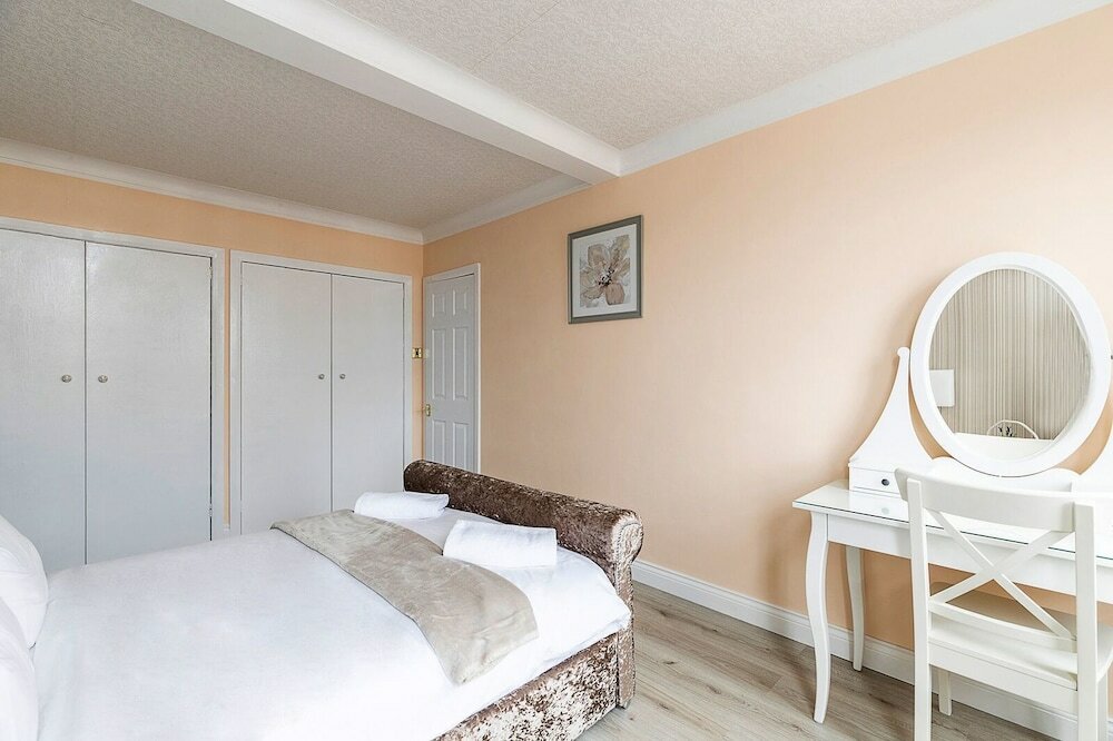 Фото Elegant 3 Bedrooms Apartment Near Hyde Park & Oxford St