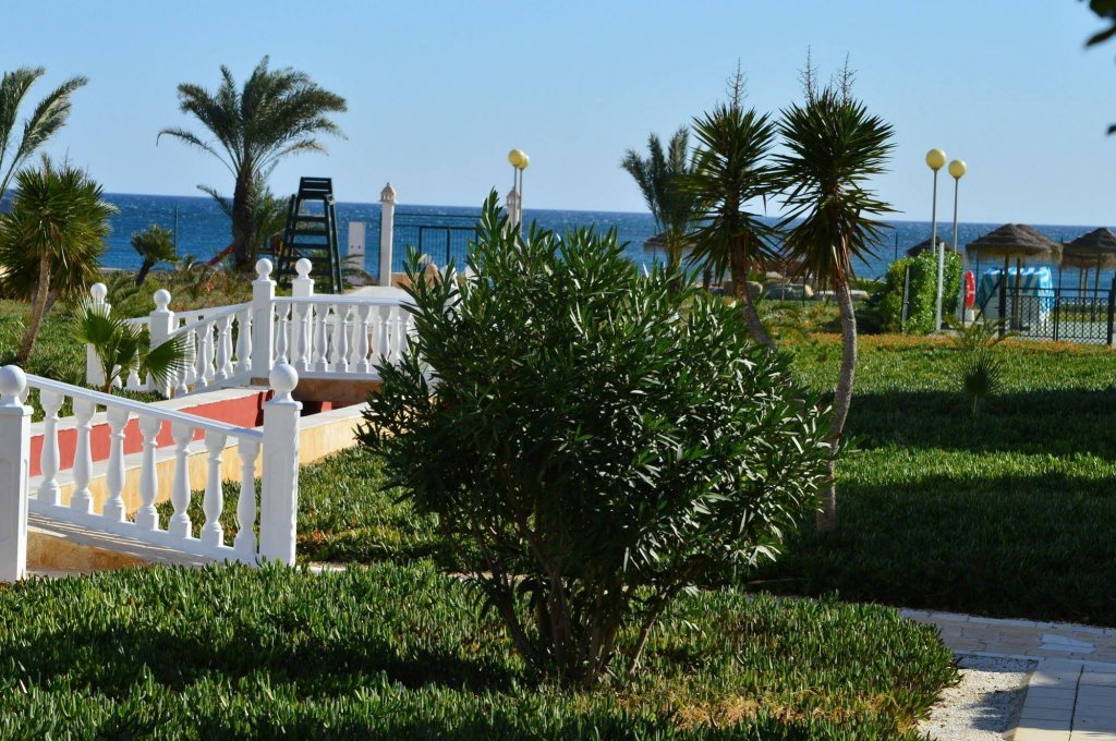 Фото Apartamentos Natura World