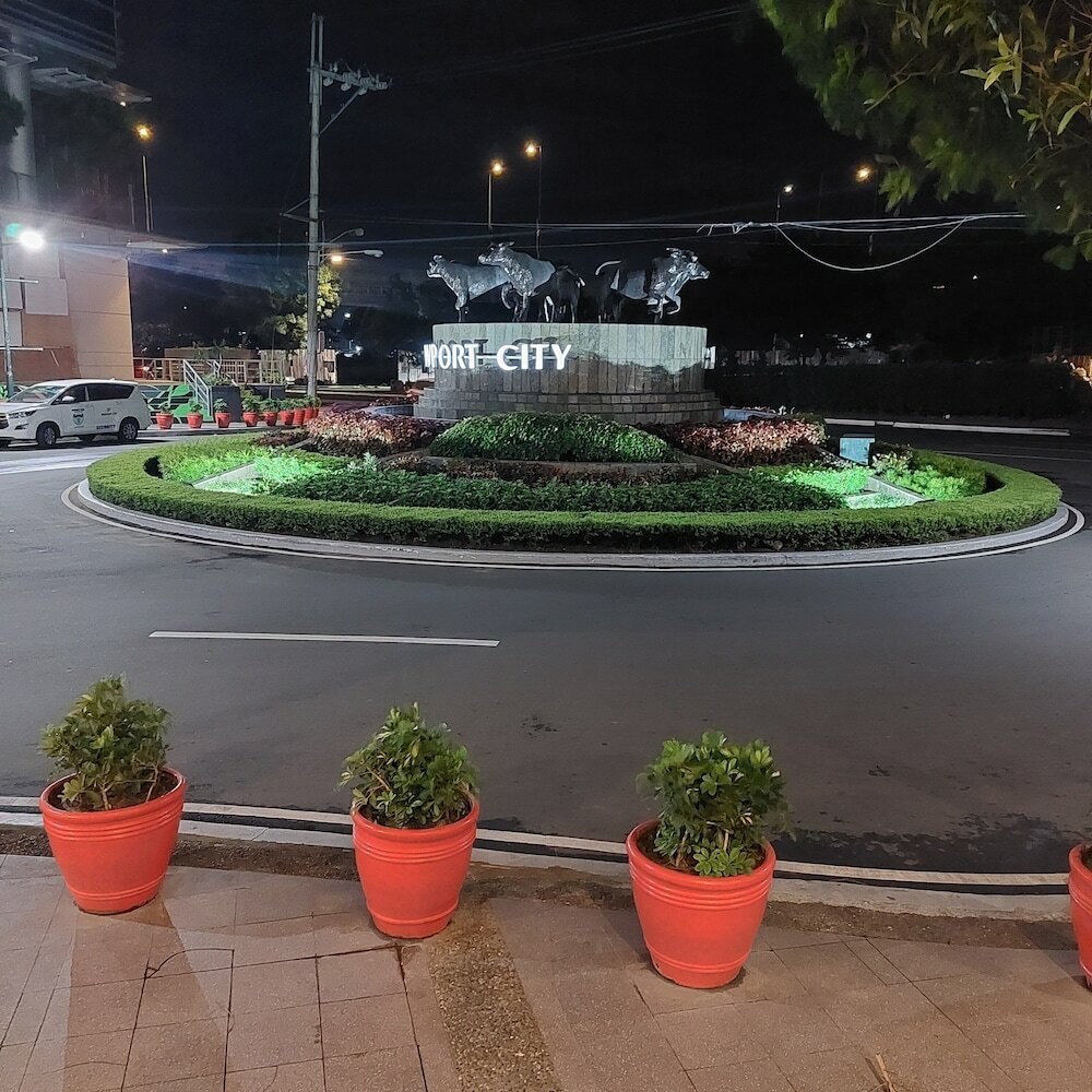 Фото Henry's Newport