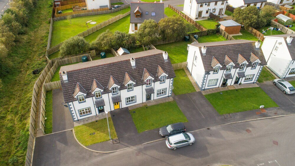 Фото Modern Central Three Bedroom House