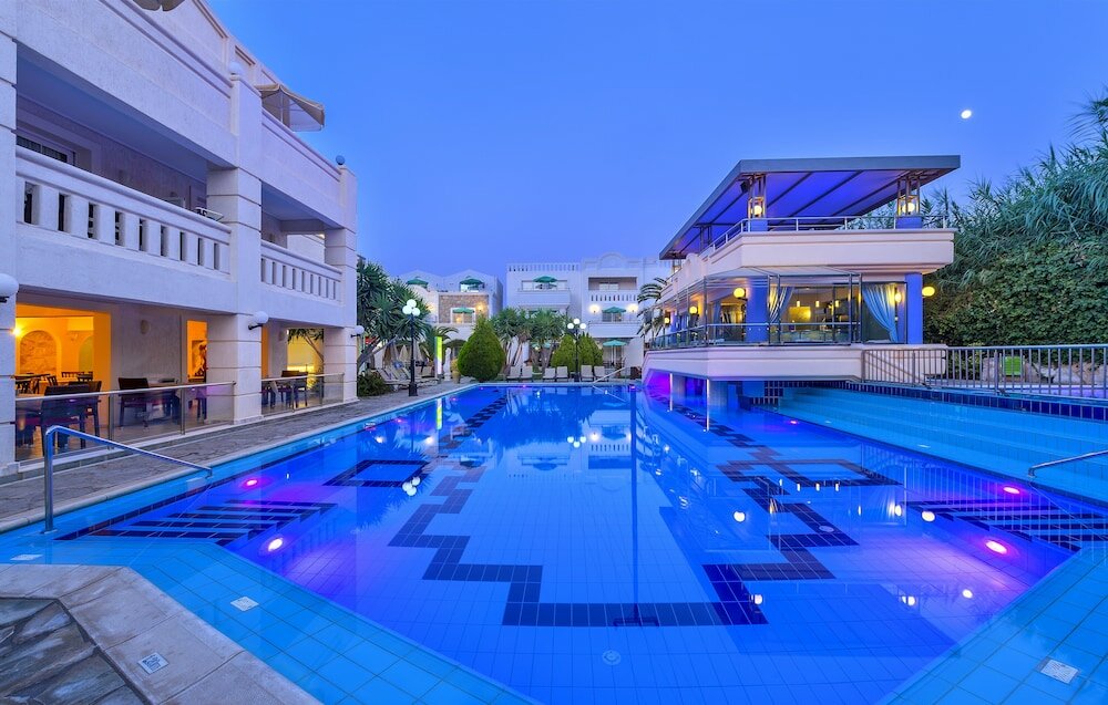 Фото Hotel Castle Suites