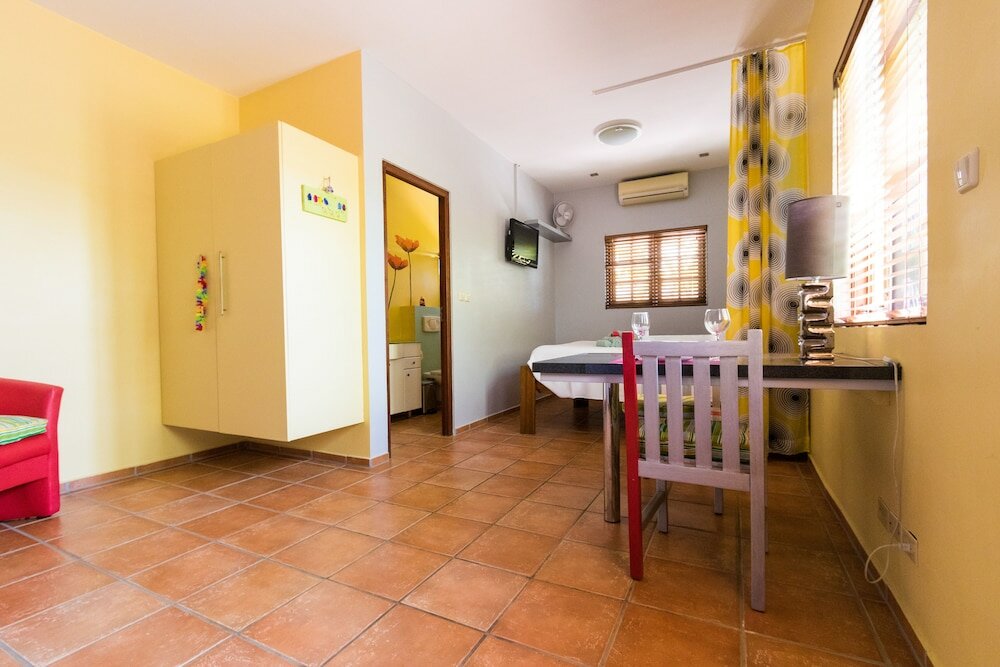 Фото Little Jungle Apartments Aruba